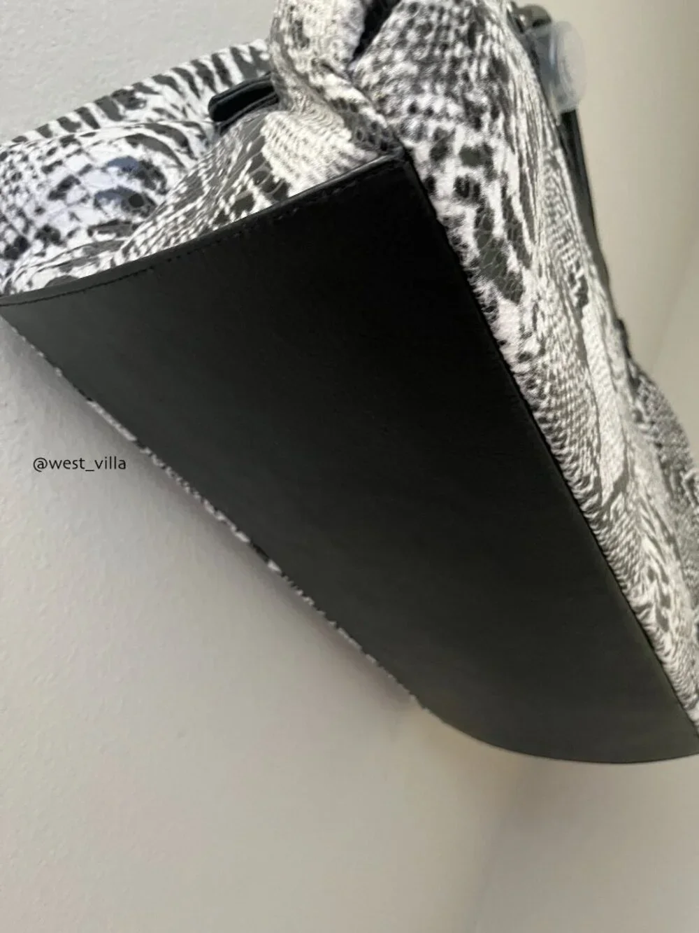 Snakeskin Weekender Tote Duffle Bag Soft Material White Black
